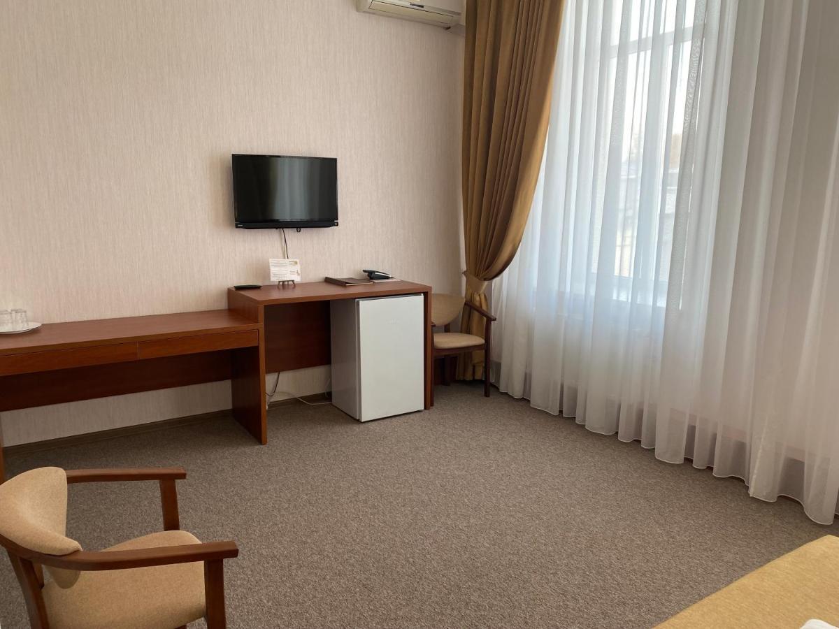 Alexandrovskiy Hotel Николайев Екстериор снимка