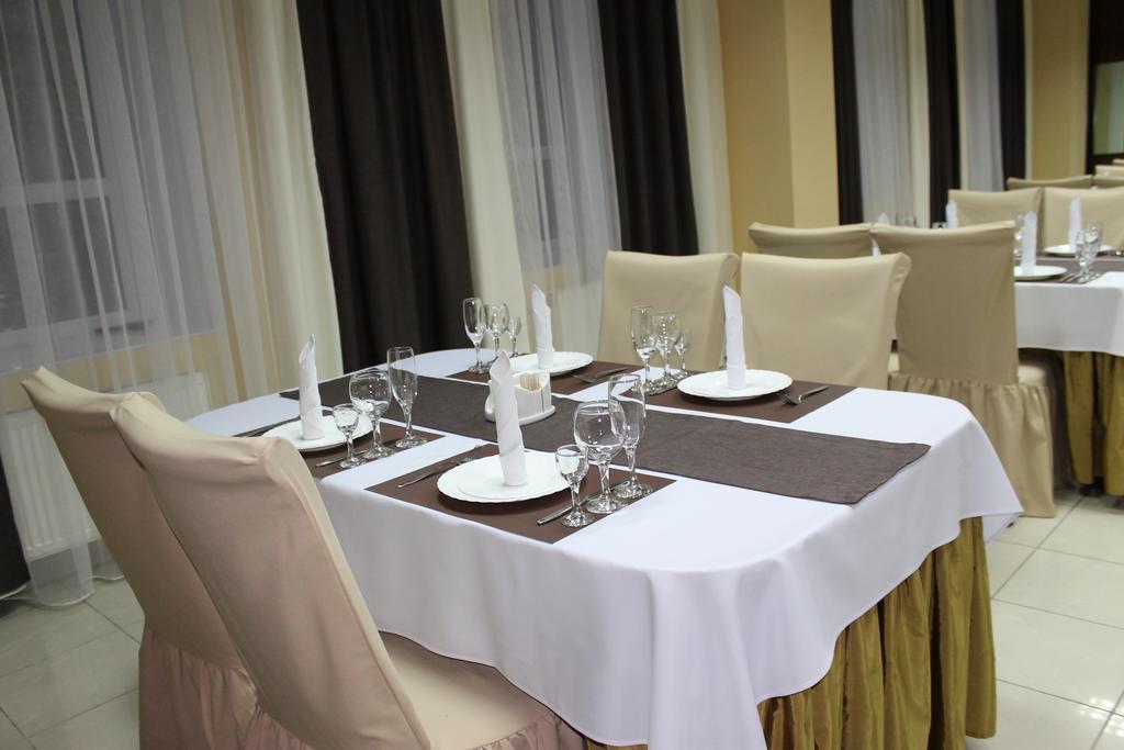 Alexandrovskiy Hotel Николайев Екстериор снимка
