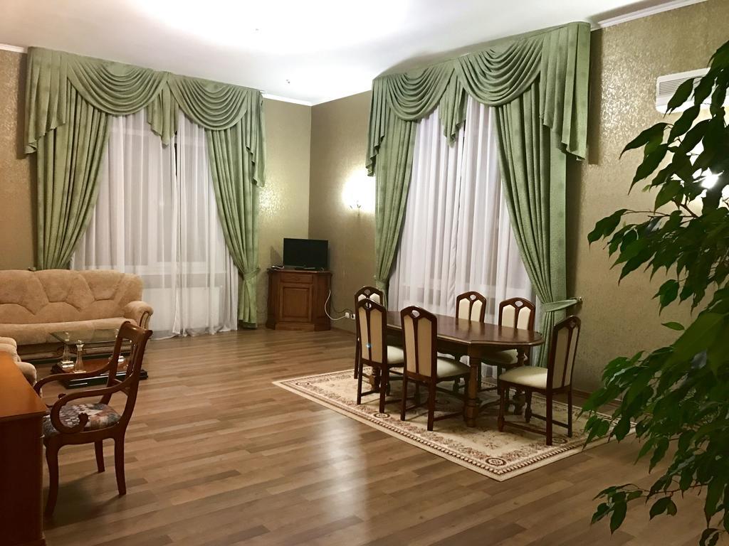 Alexandrovskiy Hotel Николайев Екстериор снимка